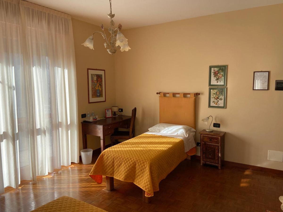 Bed and Breakfast La Via Del Sole Susa Exteriér fotografie